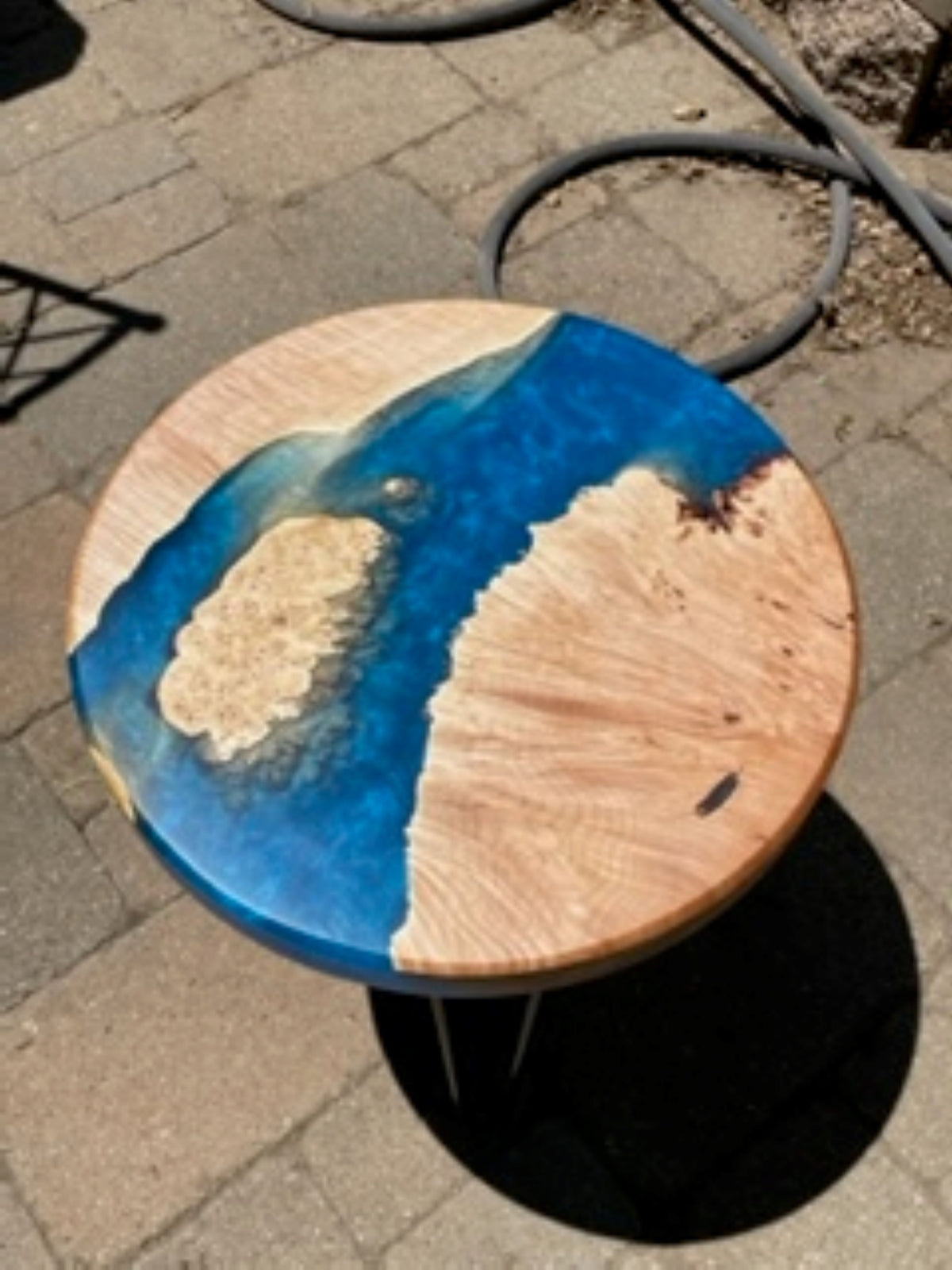 17&quot; Diameter Vivid Blue Maple Table